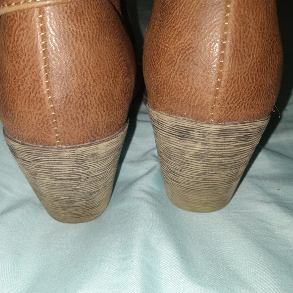 🤎 EUC Womens 1st Kiss Brown Ankle Boots 7.5 & 1/2 Winter Fall Autumn Modern - Picture 5 of 6